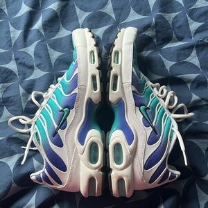 Nike Air Max Plus - Teal, Blue, and White